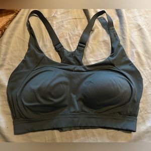 Gymshark sports bra. Size large. Slightly worn.